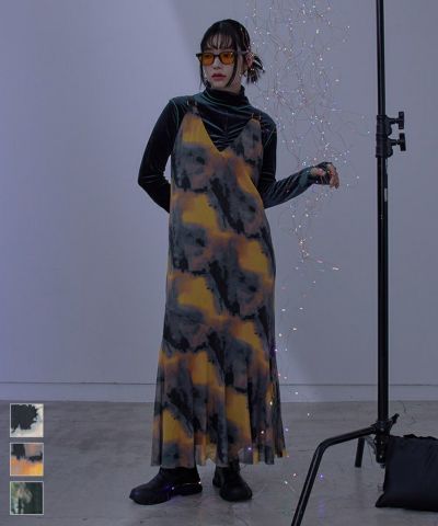 プリントチュールVネックワンピース