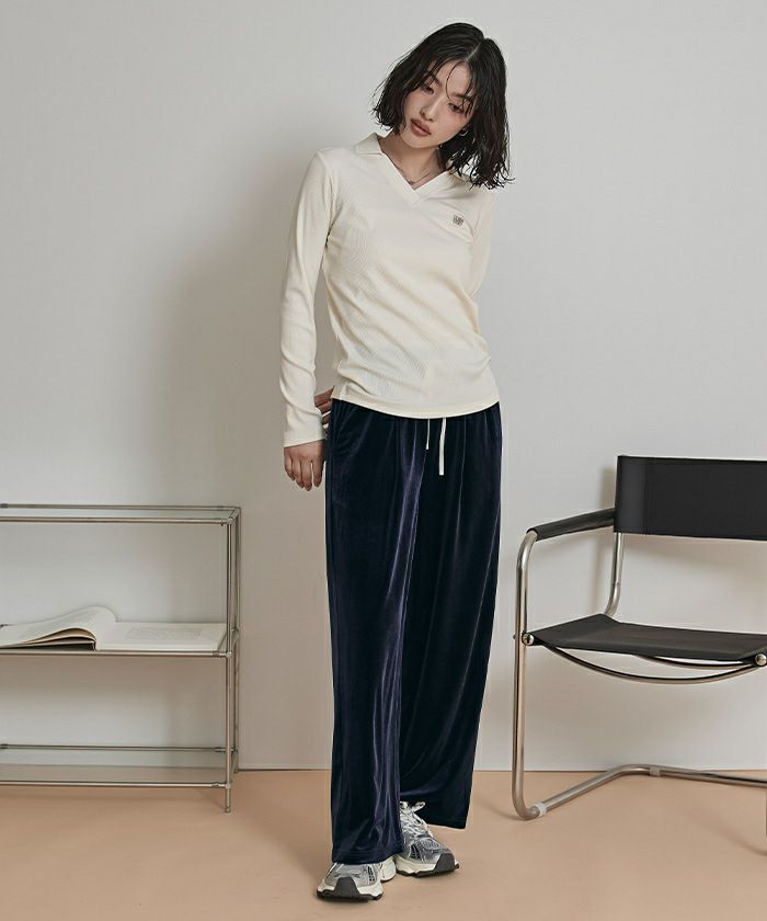 ベージュ 赤ファー付き ワイドパンツ FURFUR（ファーファー）の「サテンペインターワイドパンツ